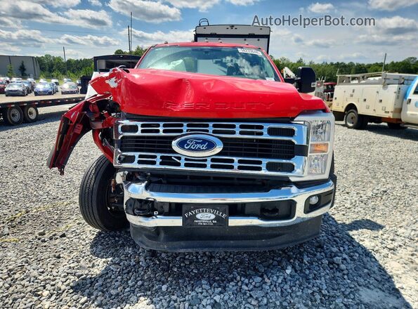 1FDUF5GNXRDA22877 2024 FORD F550 Red Вид спереду