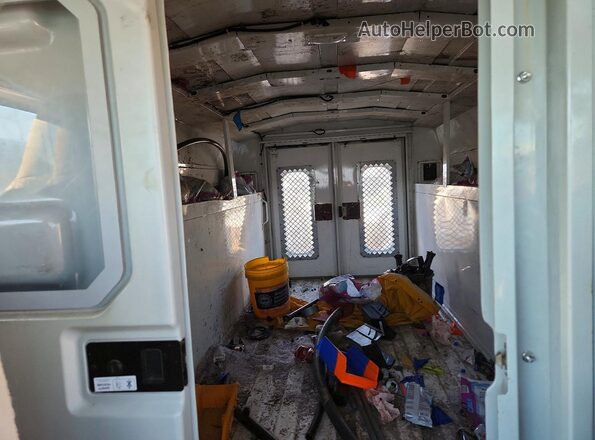 1FDWE3F63JDC30307 2018 FORD ECONOLINE White Հետևի նստատեղերի տեսք