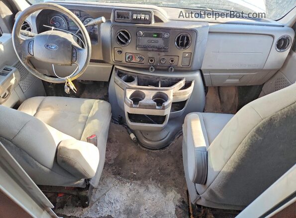 1FDWE3F63JDC30307 2018 FORD ECONOLINE White Առջևի վահանակի տեսք