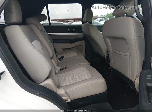 1FM5K7B85JGA52031 2018 FORD EXPLORER White Widok naklejki z numerem VIN