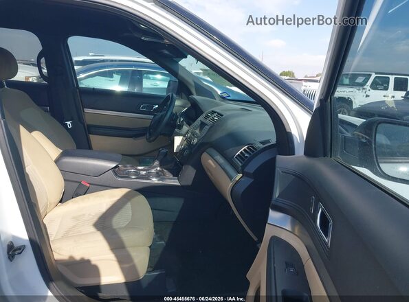 1FM5K7B86HGA35572 2017 FORD EXPLORER White Vista interior delantera