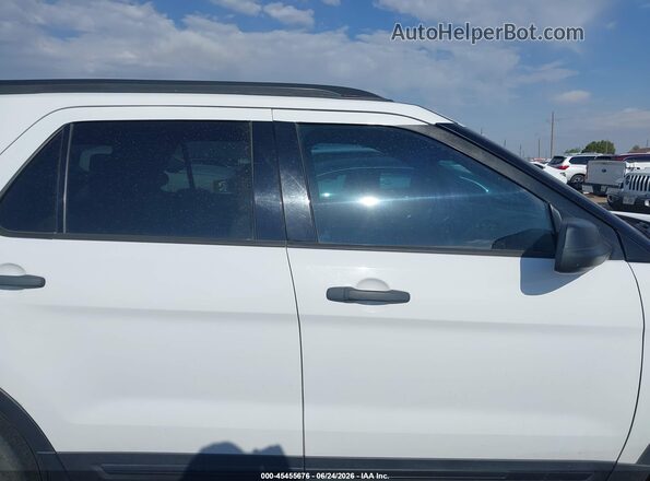 1FM5K7B86HGA35572 2017 FORD EXPLORER White Vista interior trasera