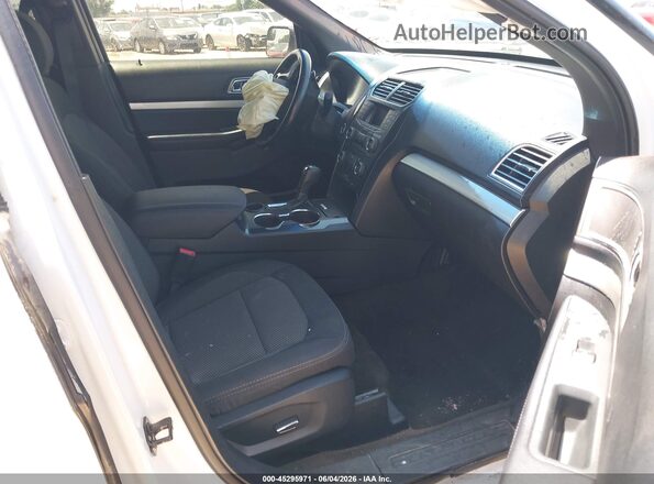 1FM5K7D80HGC75195 2017 FORD EXPLORER White Vista interior delantera