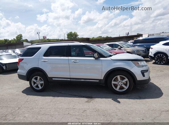 1FM5K7D80JGC70374 2018 FORD EXPLORER Silver Vista interior trasera