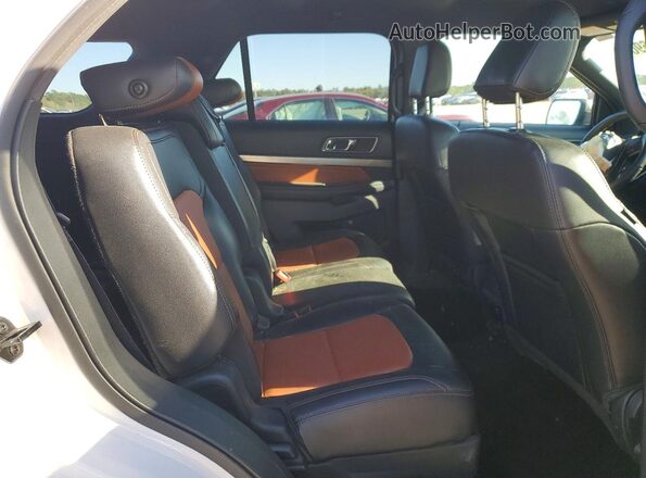 1FM5K7D82KGA08115 2019 FORD EXPLORER White Вид задньої частини салону