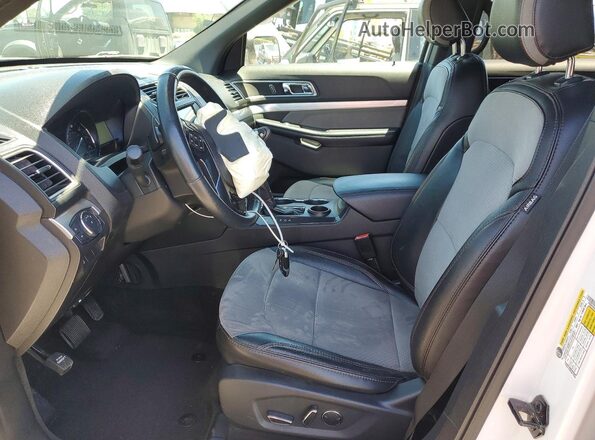 1FM5K7D83HGE25140 2017 FORD EXPLORER White წინა სალონის ხედი