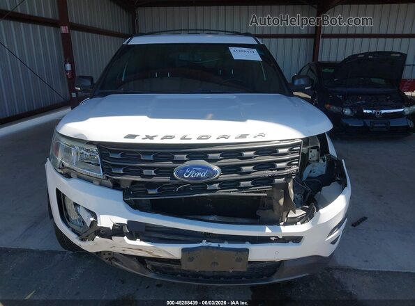 1FM5K7D84HGA60953 2017 FORD EXPLORER White Vista interior trasera