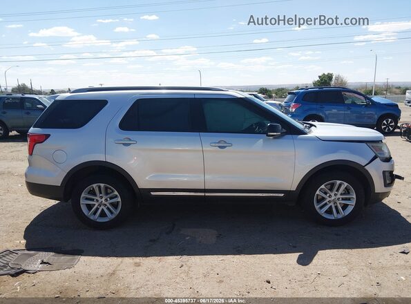 1FM5K7D84HGD56023 2017 FORD EXPLORER Silver Вид задньої частини салону