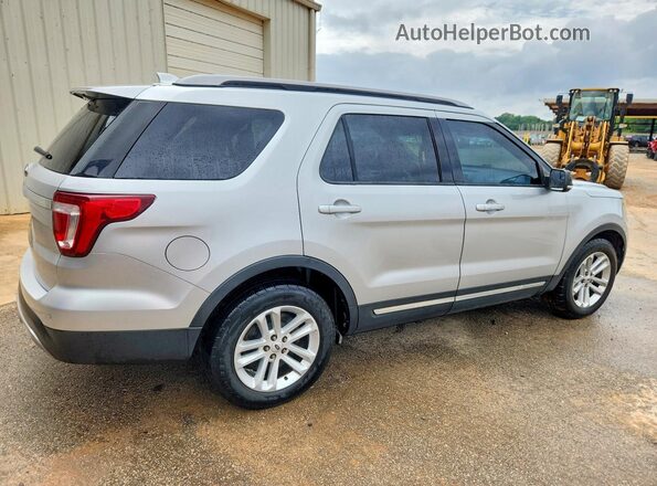 1FM5K7D85HGC17518 2017 FORD EXPLORER Silver Tył prawy