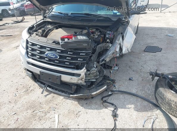 1FM5K7D85HGD85286 2017 FORD EXPLORER Серебряный Вид спереди