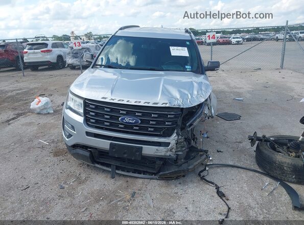 1FM5K7D85HGD85286 2017 FORD EXPLORER Серебряный Вид задней части салона