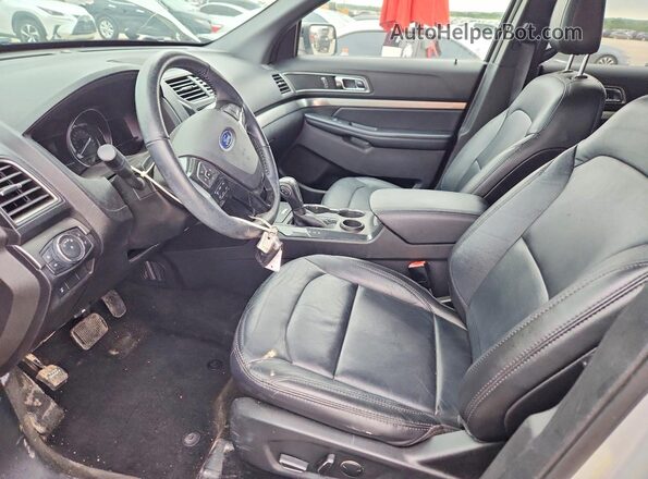 1FM5K7D89JGA40963 2018 FORD EXPLORER Silver წინა სალონის ხედი