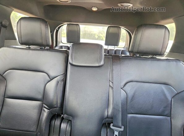 1FM5K7DH3HGD00011 2017 FORD EXPLORER Gold Widok tylnych siedzeń