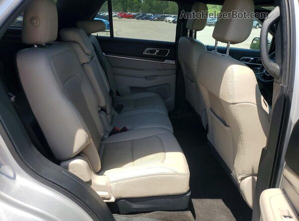 1FM5K7F81JGA99115 2018 FORD EXPLORER Silver უკანა სალონის ხედი