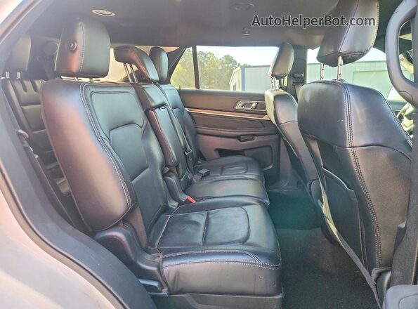 1FM5K7F83KGA88439 2019 FORD EXPLORER White უკანა სალონის ხედი
