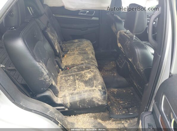 1FM5K7F8XJGA45960 2018 FORD EXPLORER Silver VIN კოდის სტიკერის ხედი
