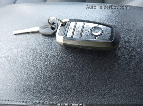 1FM5K7FH6JGC93011 2018 FORD EXPLORER Белый Вид панели приборов