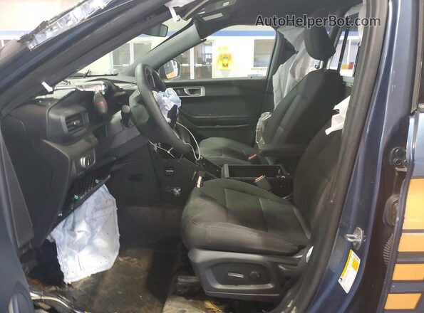 1FM5K8AB1MGC25261 2021 FORD EXPLORER Синий Вид салона спереди