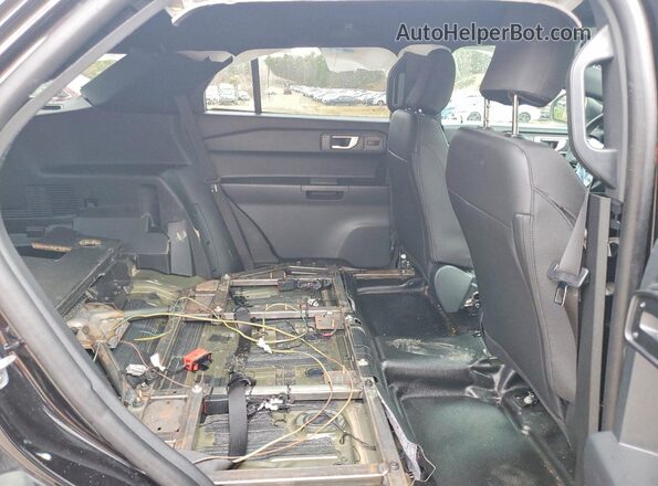 1FM5K8AB3RGA67030 2024 FORD EXPLORER Two Tone Rear interior view