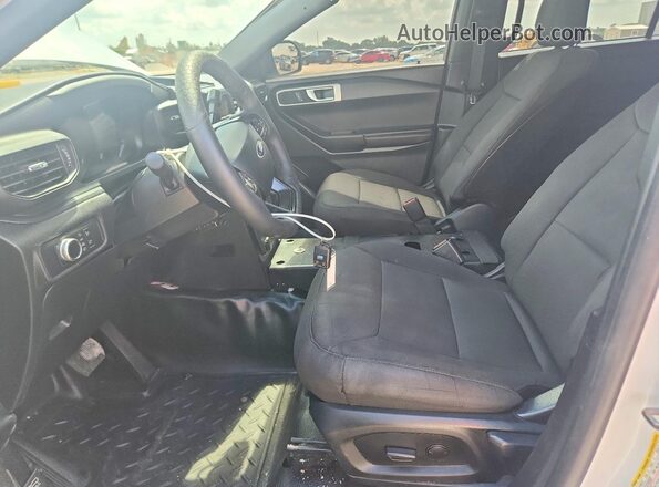 1FM5K8AB5LGD18718 2020 FORD EXPLORER White Widok wnętrza z przodu