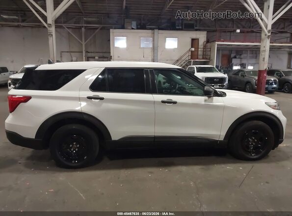 1FM5K8AB7MGA72904 2021 FORD POLICE INTERCEPTOR White Rear interior view