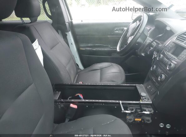 1FM5K8AR0HGC07921 2017 FORD UTILITY POLICE INTERCEPTOR Белый Вид салона спереди