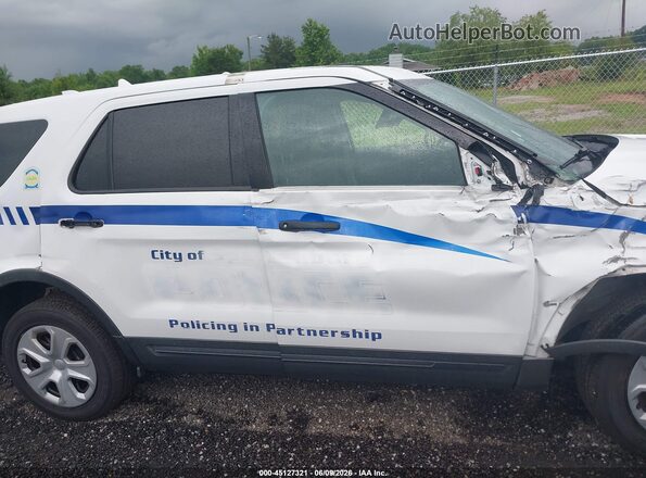1FM5K8AR0HGC07921 2017 FORD UTILITY POLICE INTERCEPTOR Белый Вид задней части салона