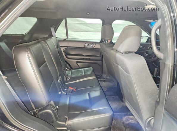 1FM5K8AR2JGC17758 2018 FORD EXPLORER Black Rear interior view