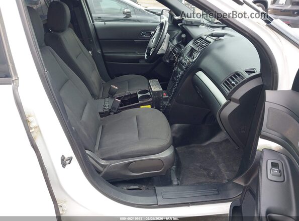 1FM5K8AR2KGB55487 2019 FORD POLICE INTERCEPTOR White Widok wnętrza z przodu