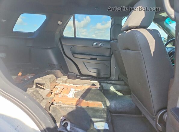 1FM5K8AR3GGD31521 2016 FORD EXPLORER White Vista interior trasera