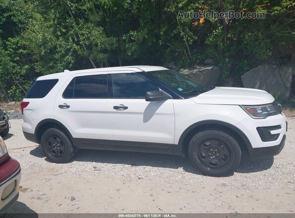 1FM5K8AR3HGC26365 2017 FORD UTILITY POLICE INTERCEPTOR White უკანა სალონის ხედი