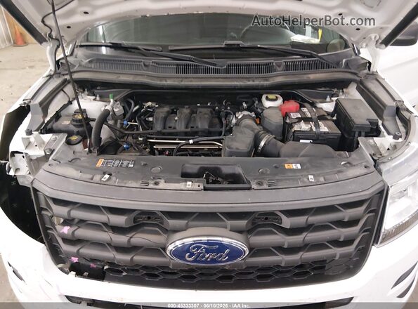 1FM5K8AR5JGA73204 2018 FORD POLICE INTERCEPTOR White უკანა ხედი