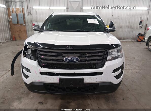 1FM5K8AR5JGA73204 2018 FORD POLICE INTERCEPTOR White უკანა სალონის ხედი