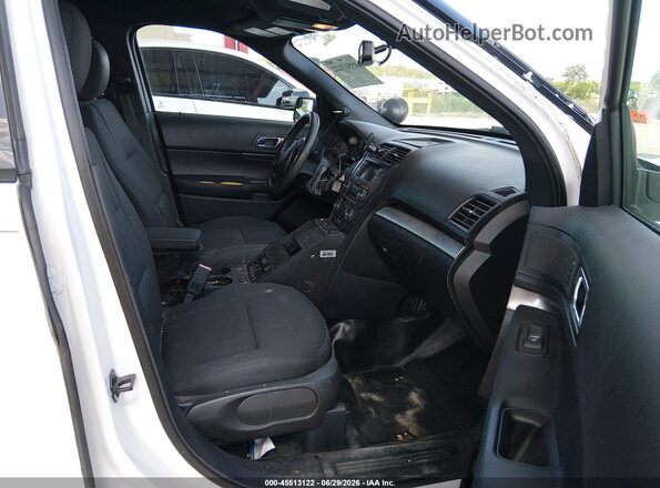 1FM5K8AR6JGC56563 2018 FORD POLICE INTERCEPTOR White Սալոնի դիմացի տեսք