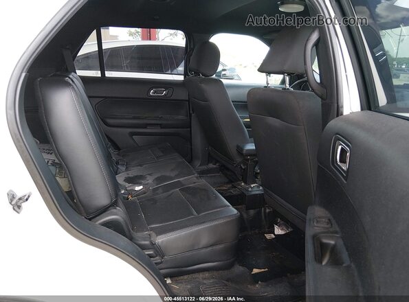 1FM5K8AR6JGC56563 2018 FORD POLICE INTERCEPTOR White VIN կոդի պիտակի տեսք