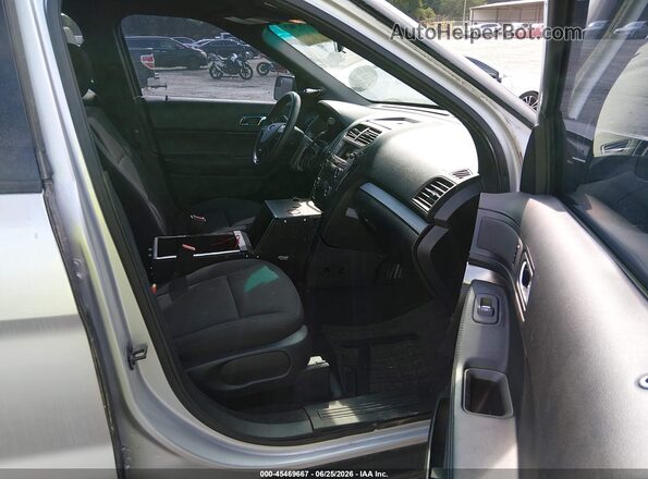 1FM5K8AR9GGA72405 2016 FORD UTILITY POLICE INTERCEPTOR Silver Вид салону спереду