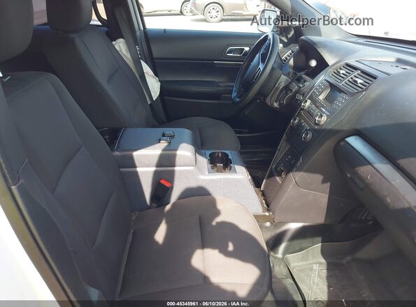 1FM5K8AR9HGE14047 2017 FORD UTILITY POLICE INTERCEPTOR White წინა სალონის ხედი