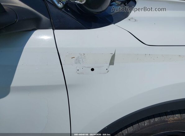 1FM5K8AT3JGC35326 2018 FORD POLICE INTERCEPTOR White Rear interior view