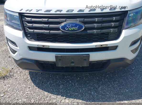 1FM5K8AT3JGC35326 2018 FORD POLICE INTERCEPTOR White 360 interior view