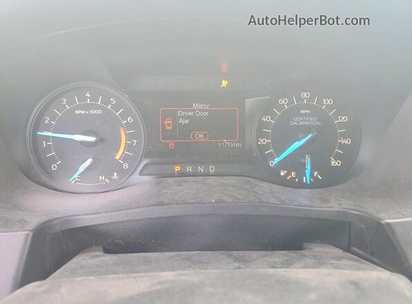1FM5K8AT6KGA52861 2019 FORD EXPLORER White ხელსაწყოთა პანელის ხედი