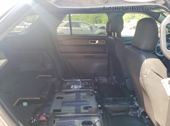 1FM5K8AW3SGC77832 2025 FORD EXPLORER Silver Rear interior view