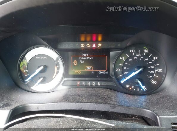 1FM5K8B82HGE29074 2017 FORD EXPLORER Red Вид задніх сидінь