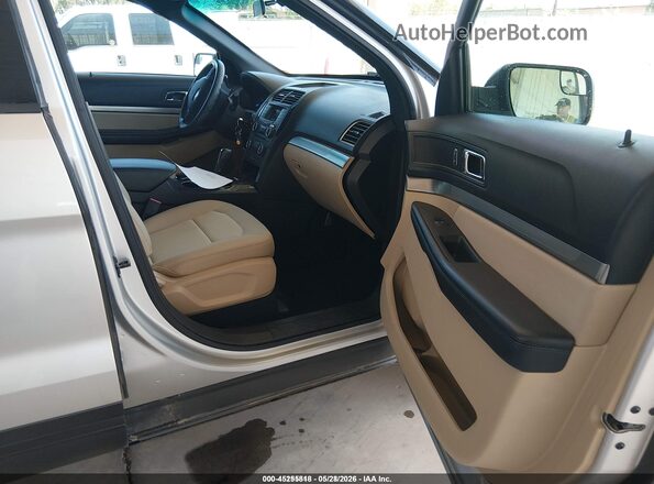 1FM5K8B83HGC91870 2017 FORD EXPLORER Gray Vista interior delantera