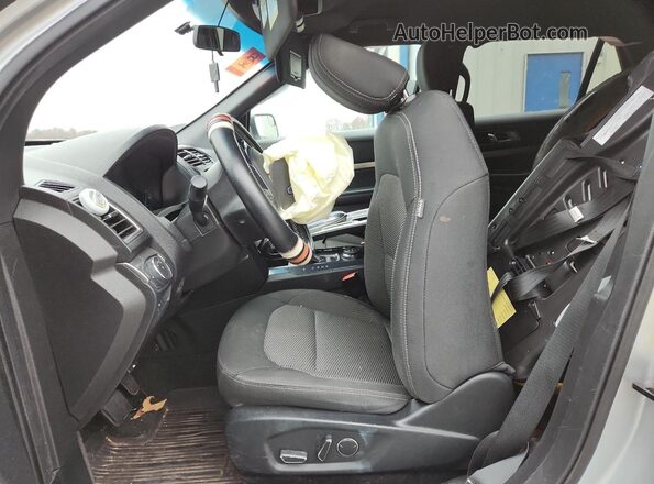 1FM5K8D80JGA56829 2018 FORD EXPLORER Silver წინა სალონის ხედი