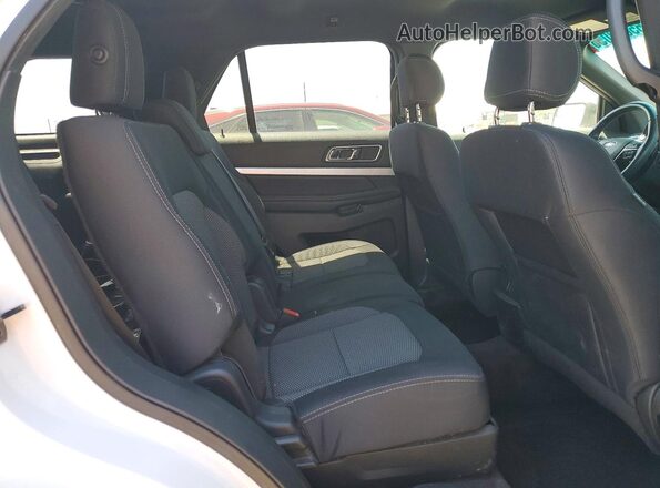 1FM5K8D81GGC60192 2016 FORD EXPLORER Белый Вид задней части салона