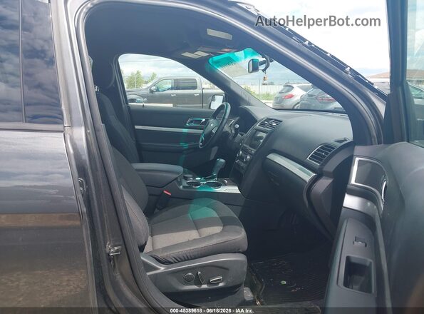 1FM5K8D81HGA56428 2017 FORD EXPLORER Gray Вид салону спереду
