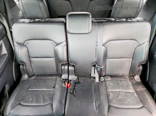 1FM5K8D82GGC84369 2016 FORD EXPLORER Red Widok tylnych siedzeń