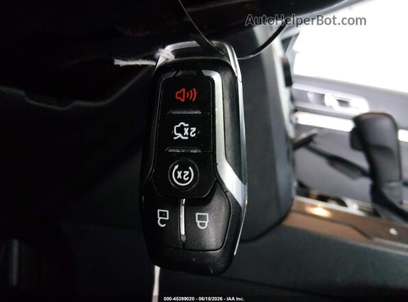 1FM5K8D82HGA30551 2017 FORD EXPLORER Белый Вид панели приборов