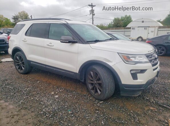 1FM5K8D82JGC56742 2018 FORD EXPLORER Белый Передняя правая четверть