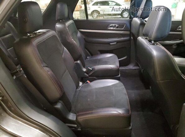 1FM5K8D82KGA89624 2019 FORD EXPLORER Gray Rear interior view